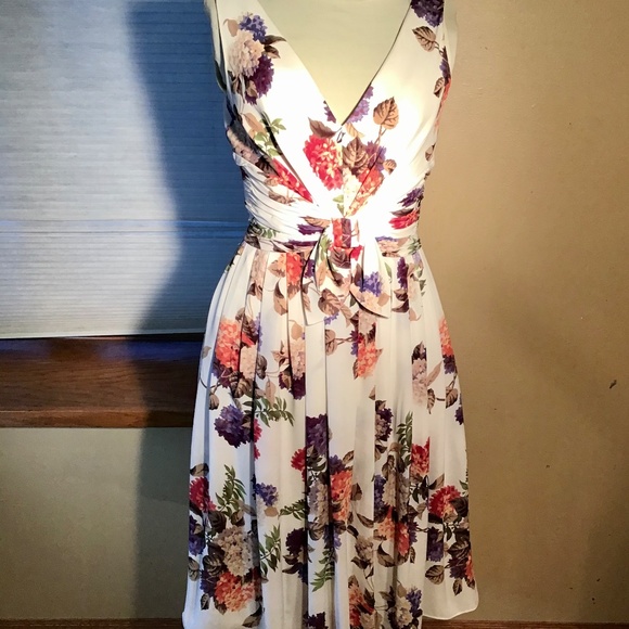 Escada Dresses & Skirts - ESCADA silk floral dress